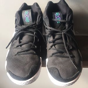 Nike Kyrie Sneakers